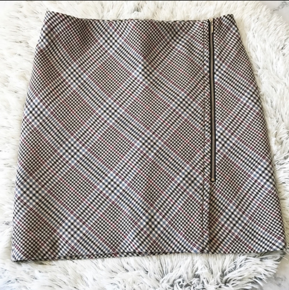 White House Black Market plaid skirt EUC